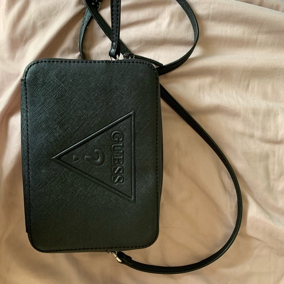 Classic GUESS little everyday crossbody bag - Picture 1 of 7
